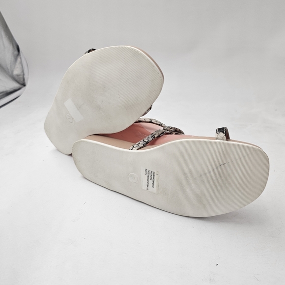 A New Day Eden Snakeskin Toe Loop Sandals Womens 7 Gray Strappy Hook Loop - Picture 10 of 10